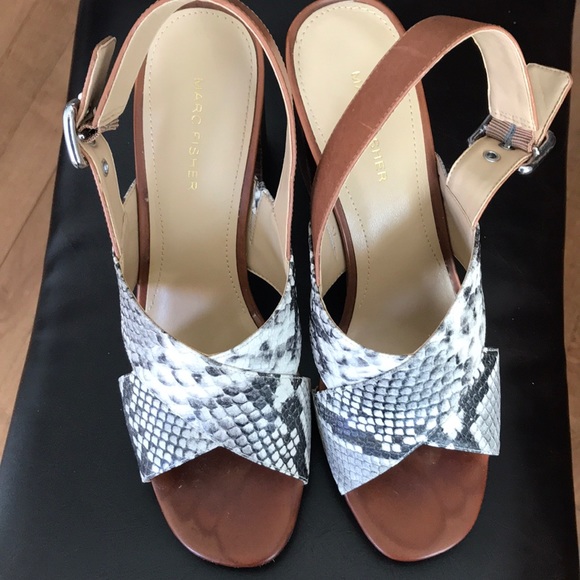 Marc Fisher 4” snake print sandals. - Picture 2 of 3